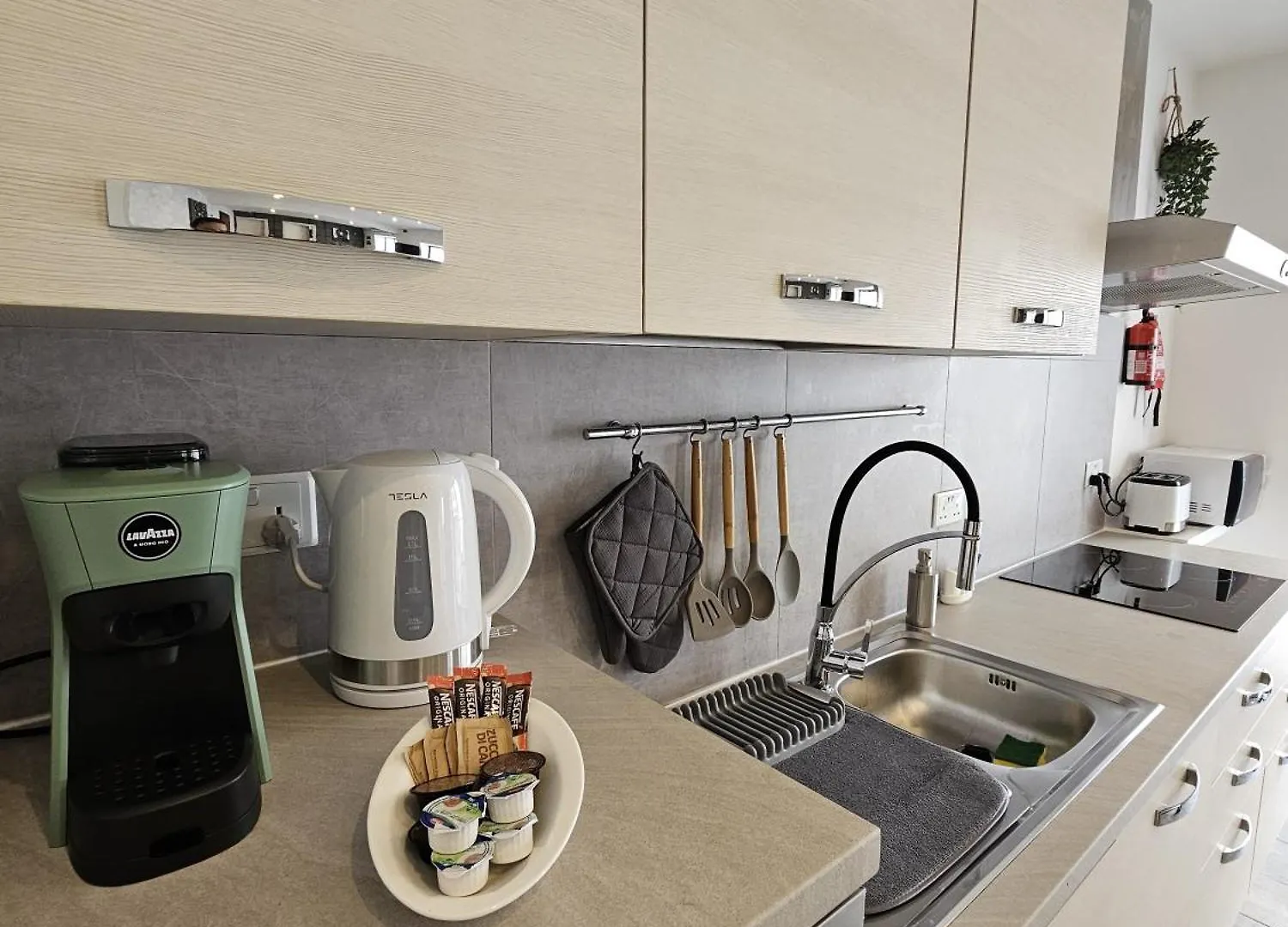 アパート Korzo Suites Sliema III マルタ